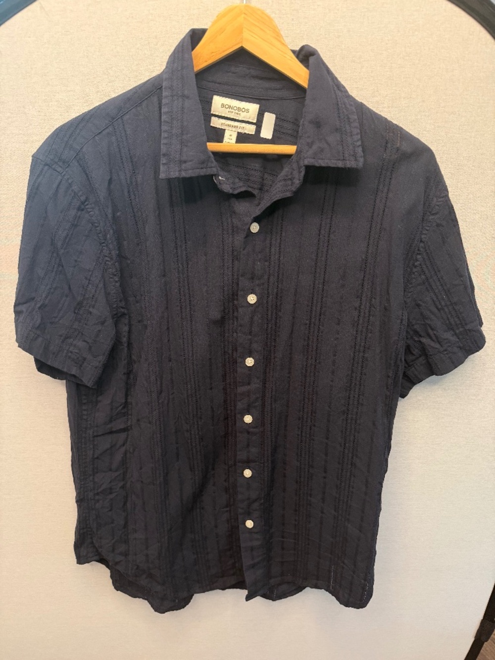 Bonobos Men’s Medium Standard Fit Navy Textured Stripe Short Sleeve Shirt